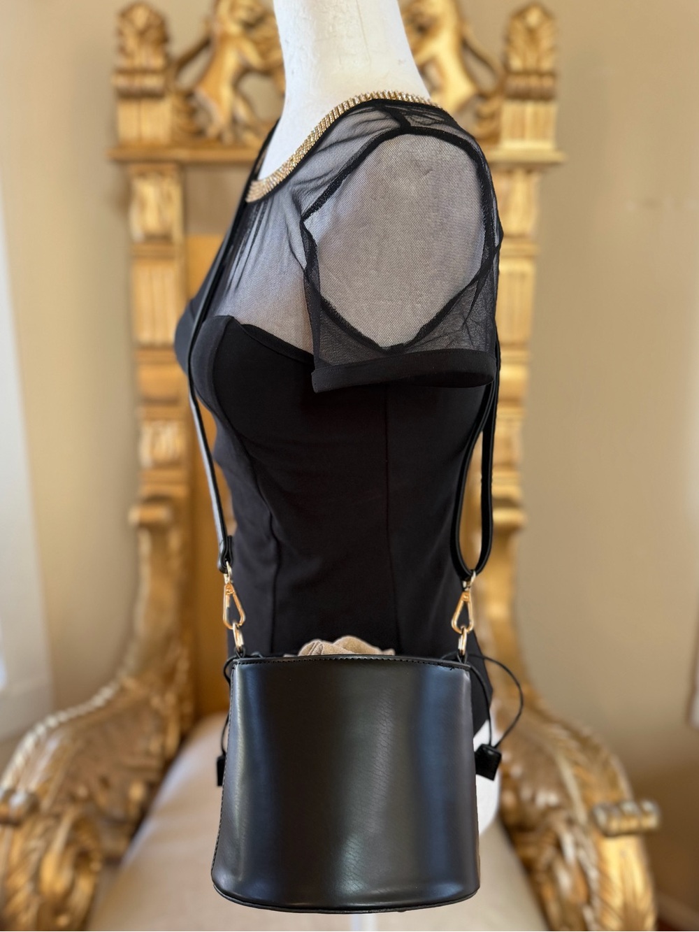 Black Bucket Crossbody Bag - Stylish Everyday Shoulder Bag